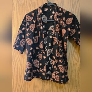 Very Pretty Ladies Black And Brown Paisley Open Front Shirt. No Tags. Small